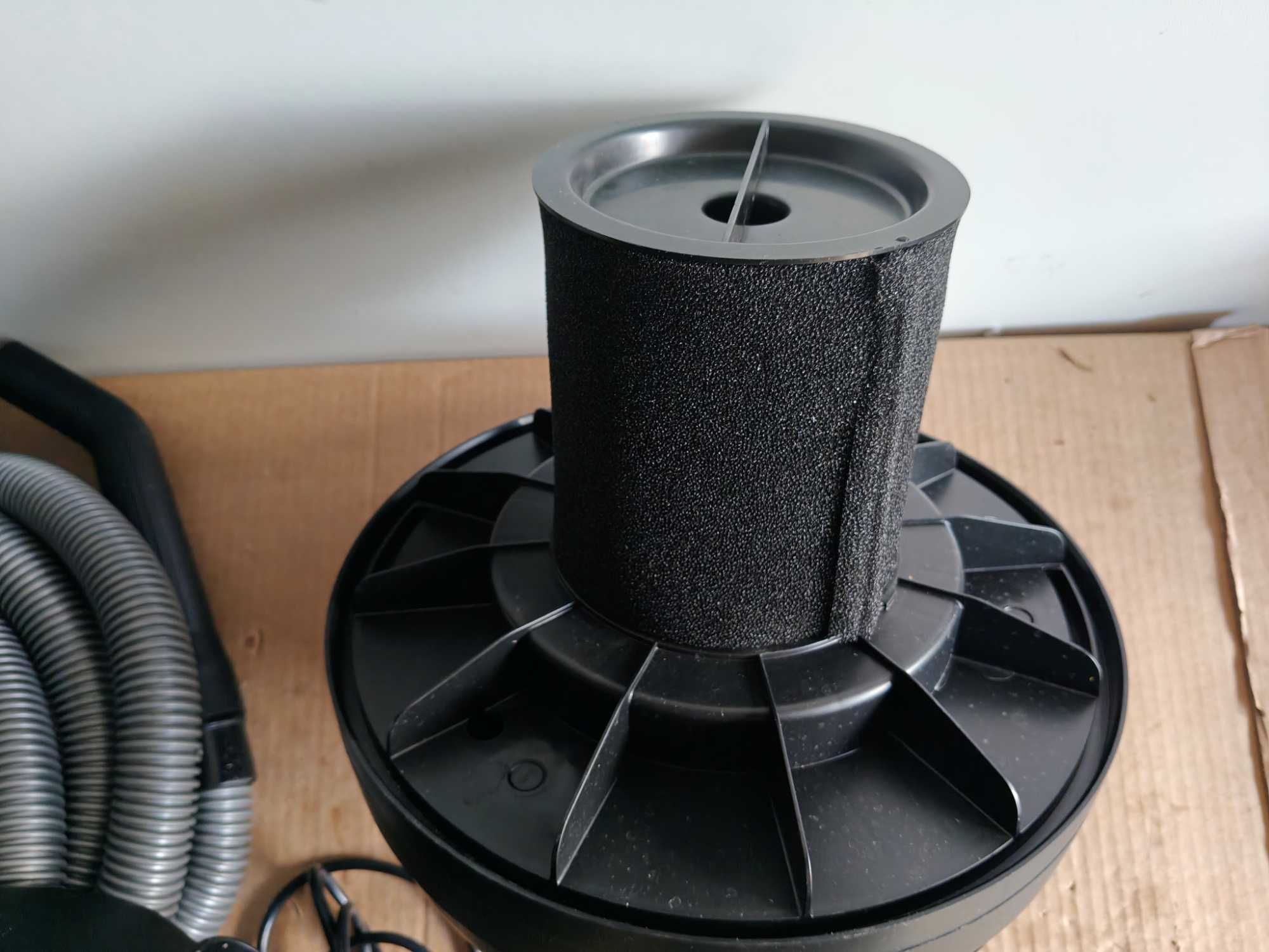 Odkurzacz do czyszczenia oczek wodnych  230V  1400W