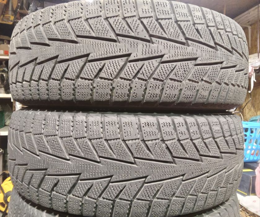 Зимова гума Hankook R15