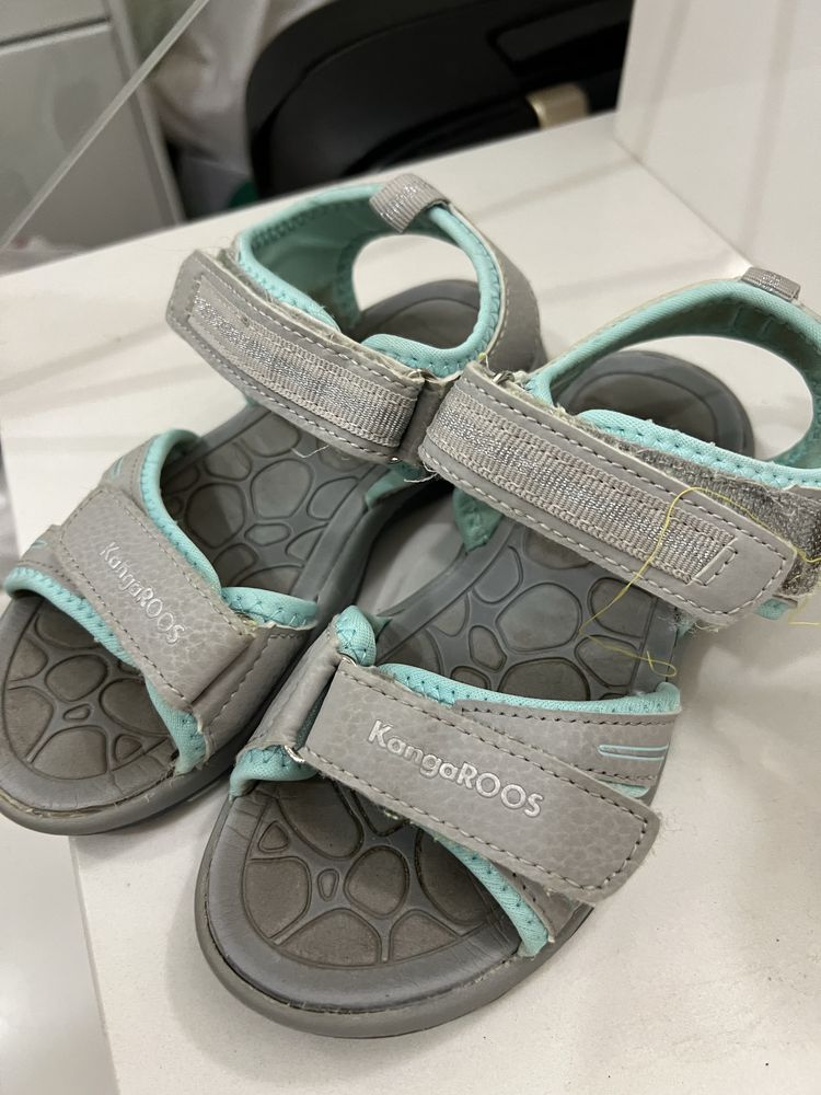 Sandalias menina KangaRoos tamanho 30