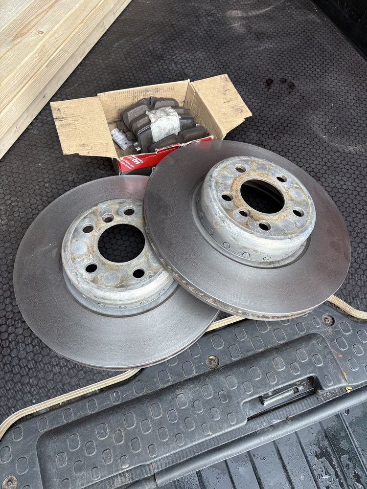 Zestaw hamulcowy OEM tarcze+klocki 330x24 przód Bmw G31 G30 520d