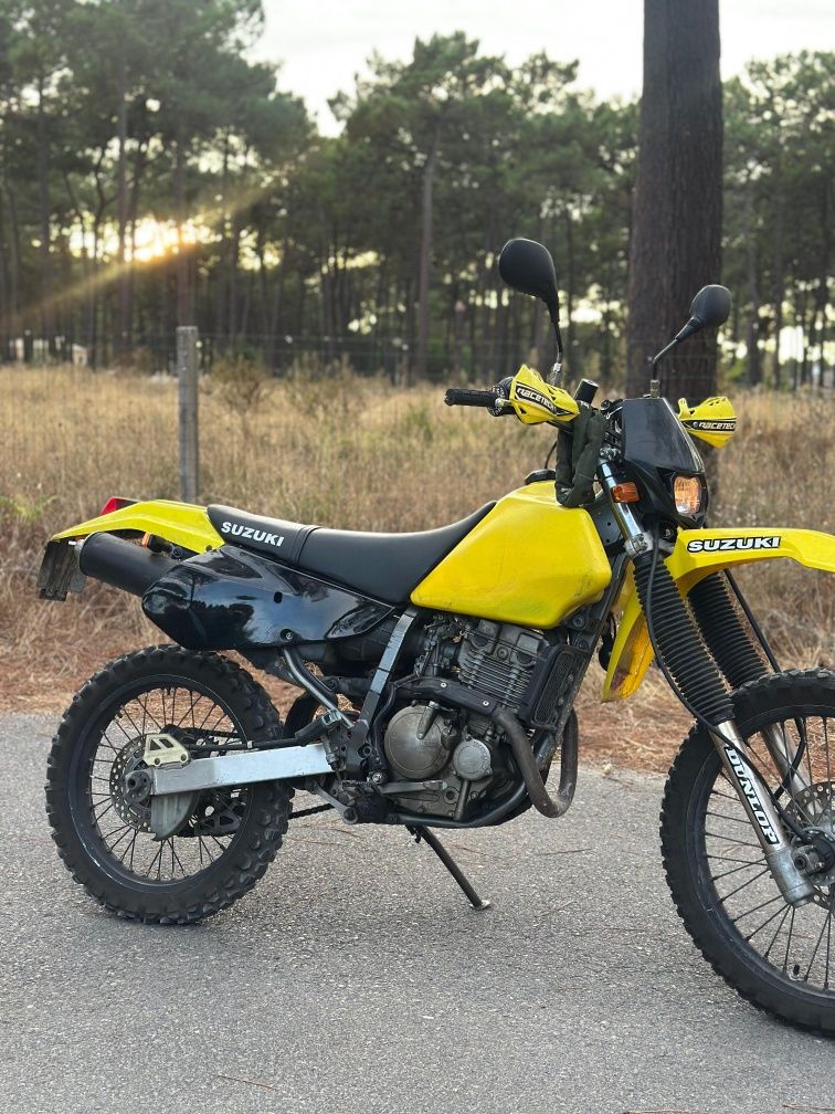 SUZUKI  DR.  250