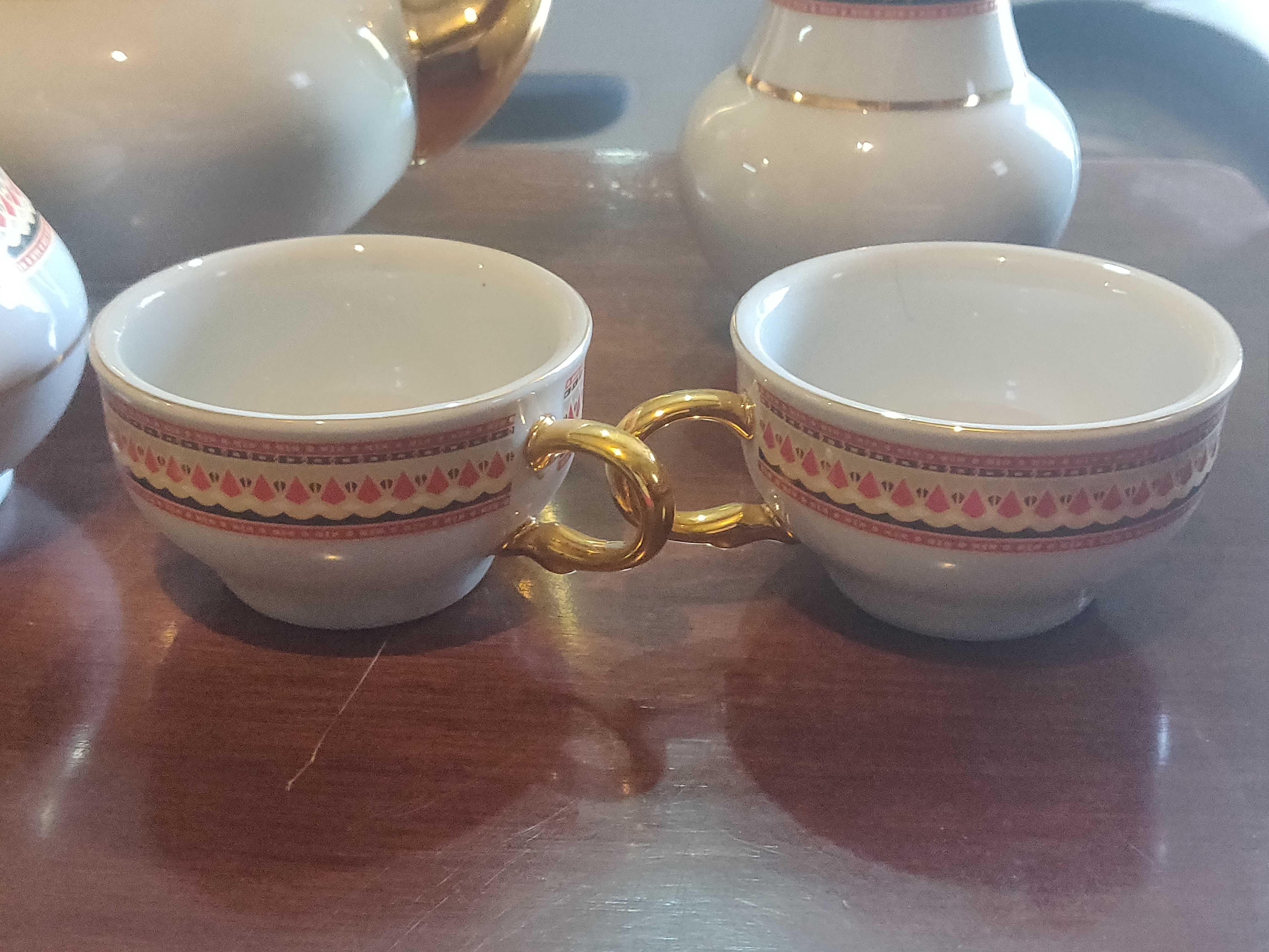 Conjunto de loiça para chá