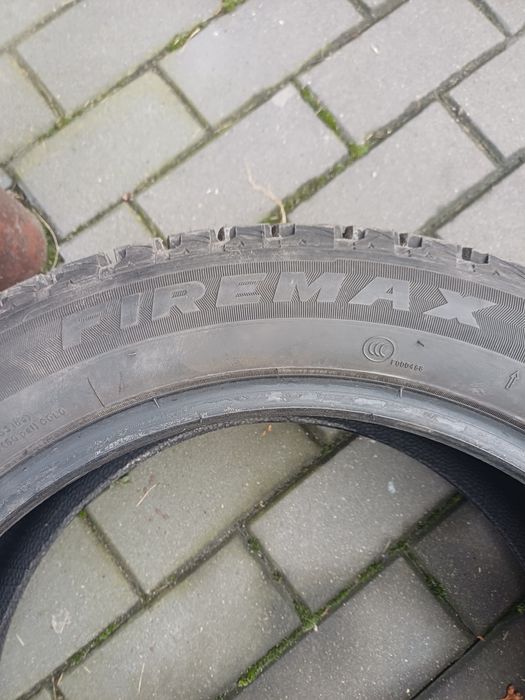 Sprzedam opony zimowe Firemax 225/50/17