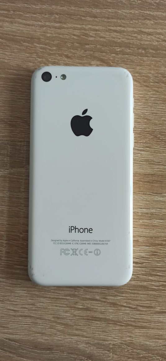 iPhone 5с  на запчастини