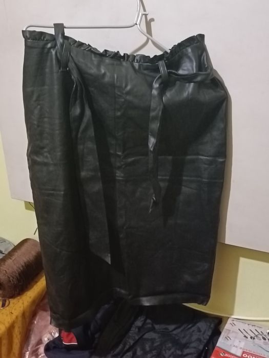 Юбка Zara очень хорошего качества купите не пожалеете.