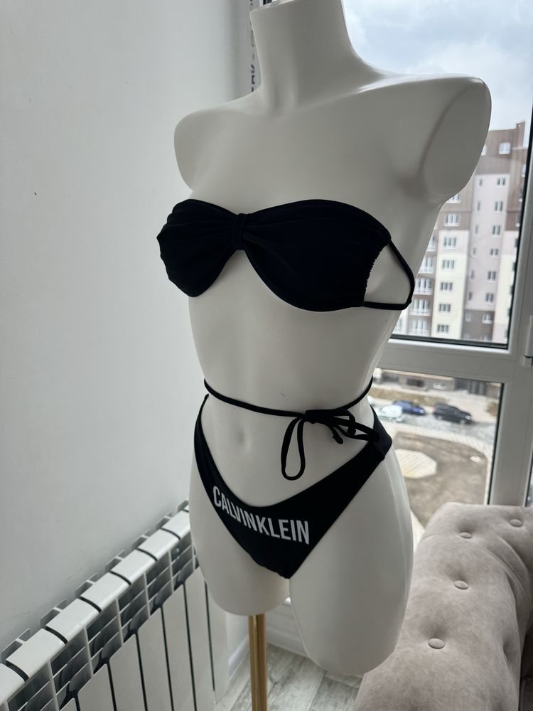 Купальник Calvin Klein. Розміри с и л хл. В наявності. Є олх