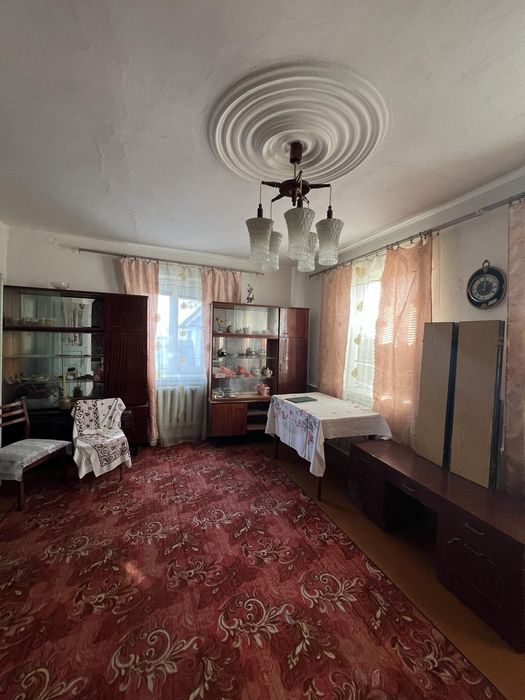 Будинок в селі Глибочиця