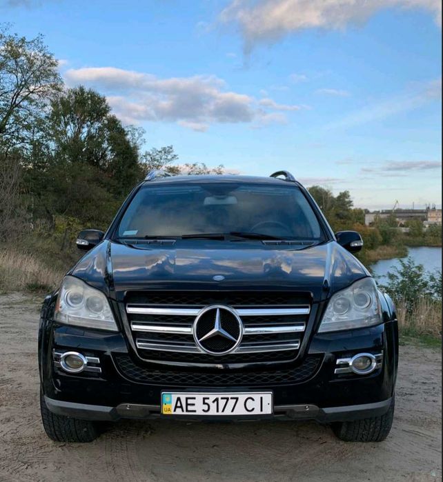 Mercedes Benz GL – Class  550 AT 4 Matio