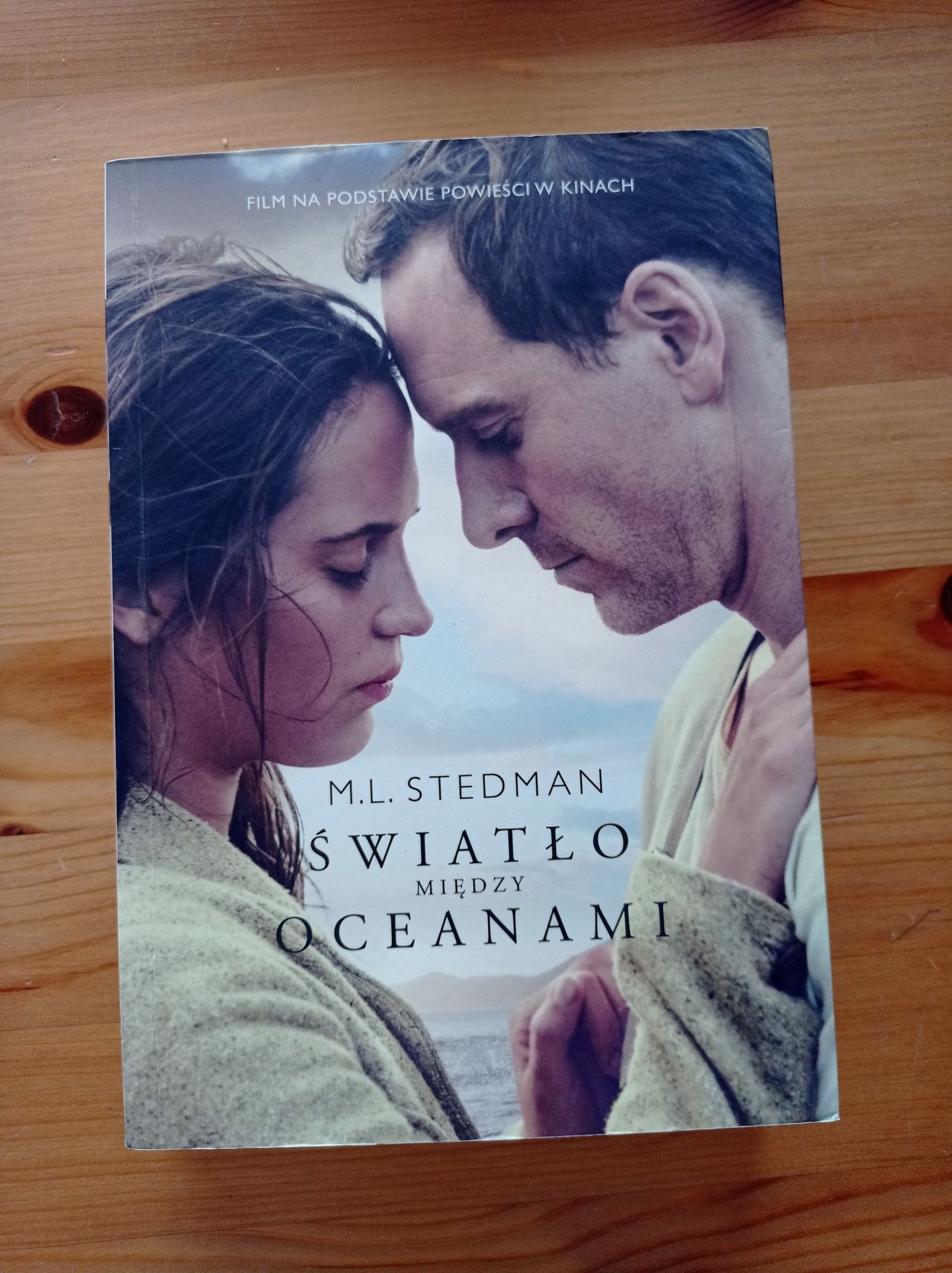 Światło między oceanami