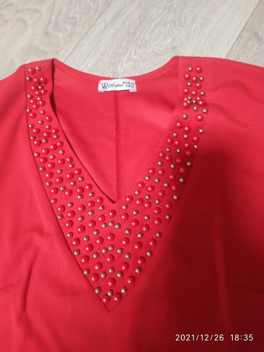 Нарядное платье красное