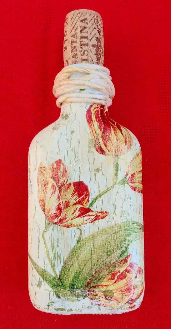 Mała ozdobna butelka decoupage