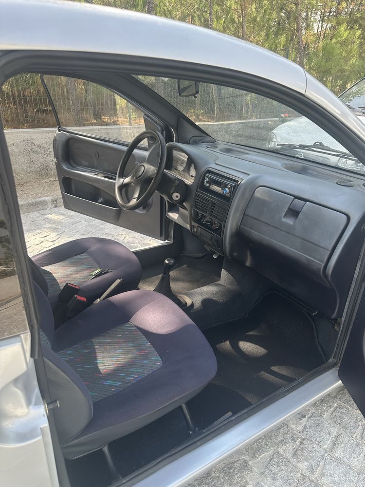 Vende se “ papa reformas “