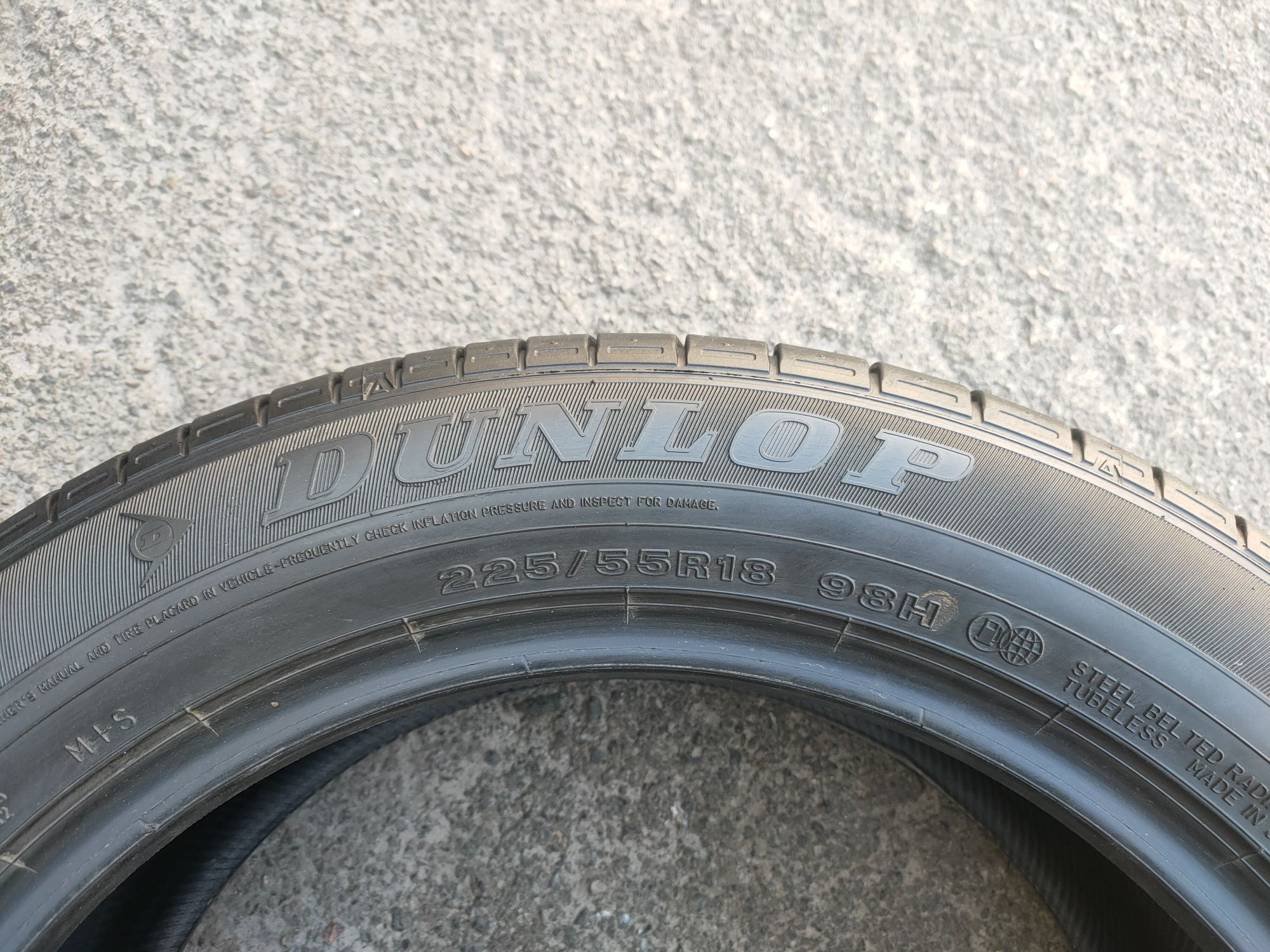 R18 225/55 Dunlop