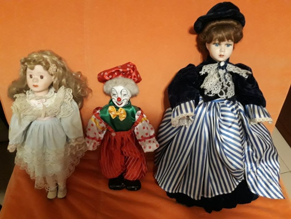 Bonecas em porcelana e tecido