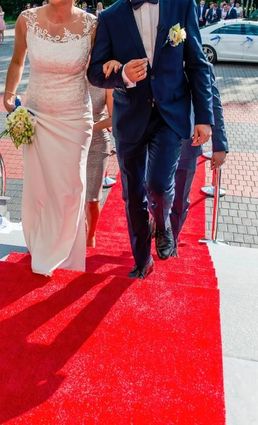 Elegancka suknia ślubna