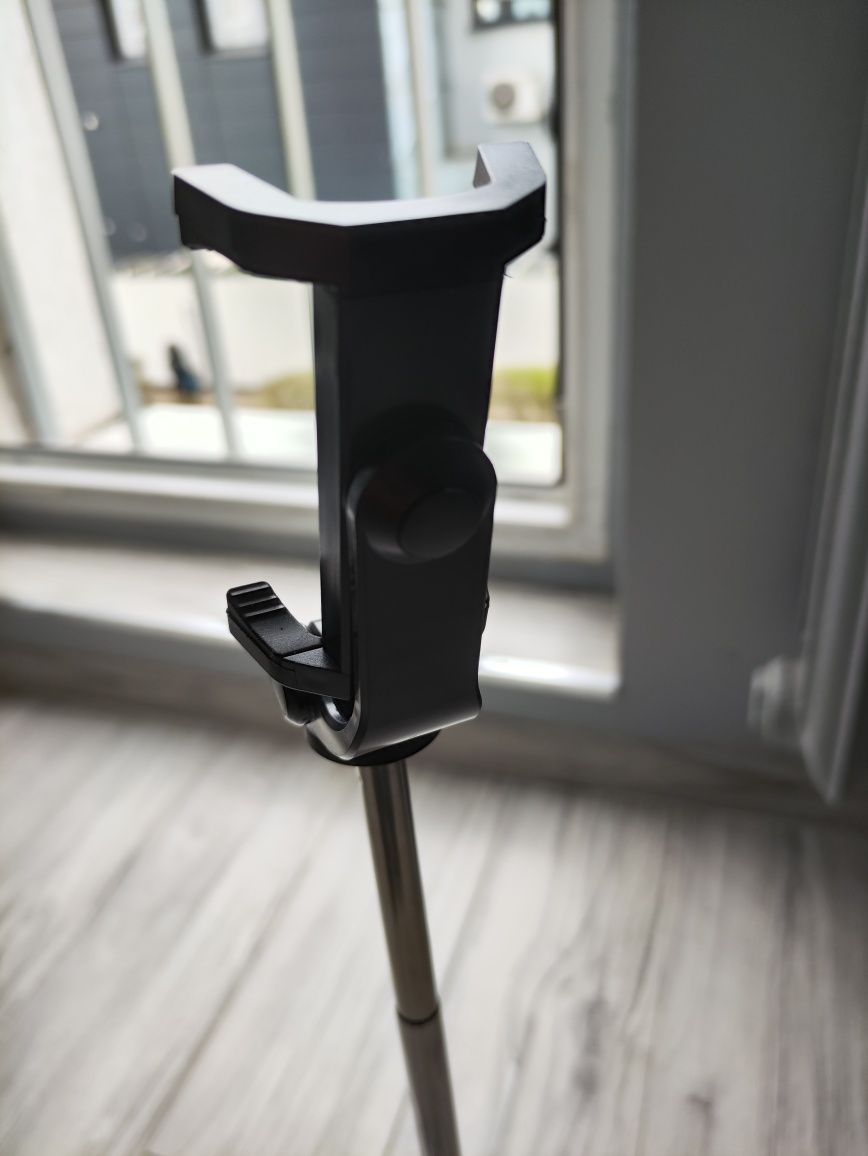 BigBen Bluetooth Selfie Stick Tripod