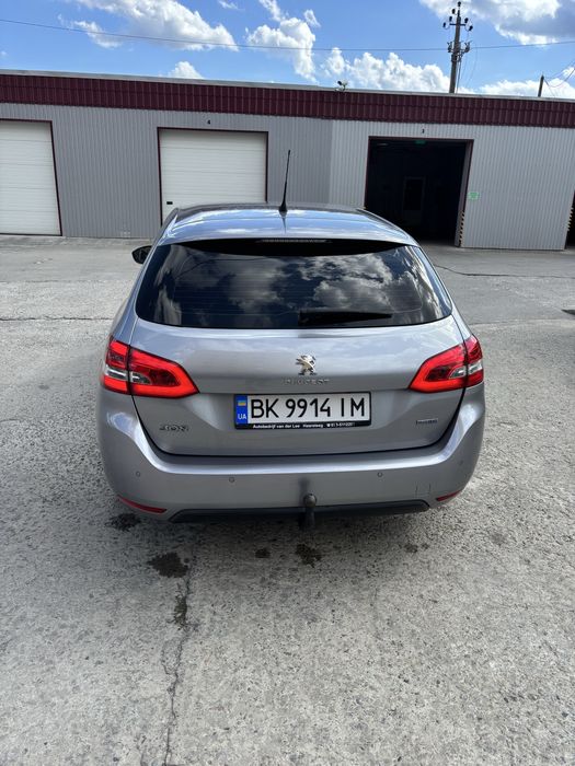 Продам Peugeot 308  2015року