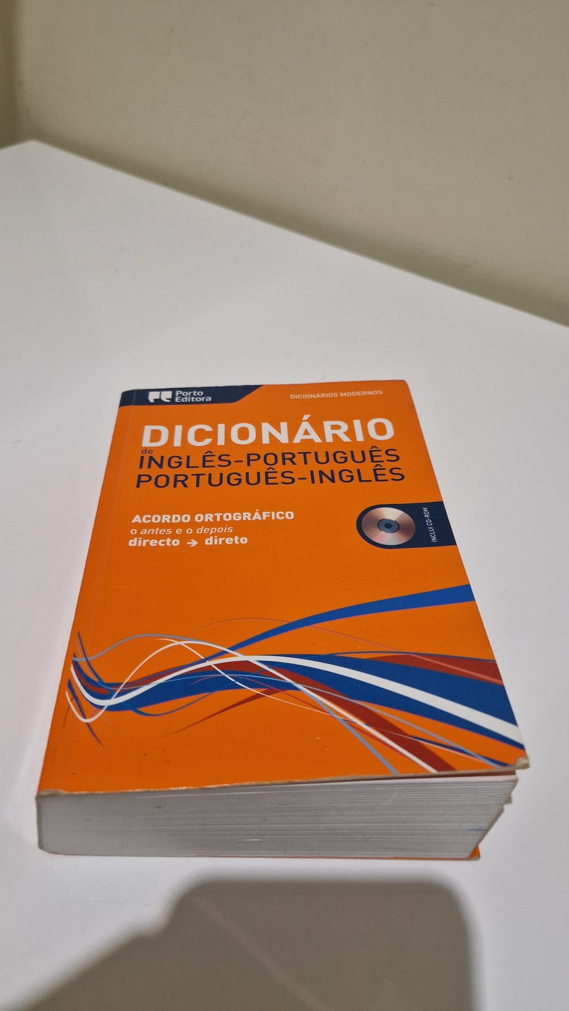 Dicionário de Inglês-Português e Portuguê-inglês s