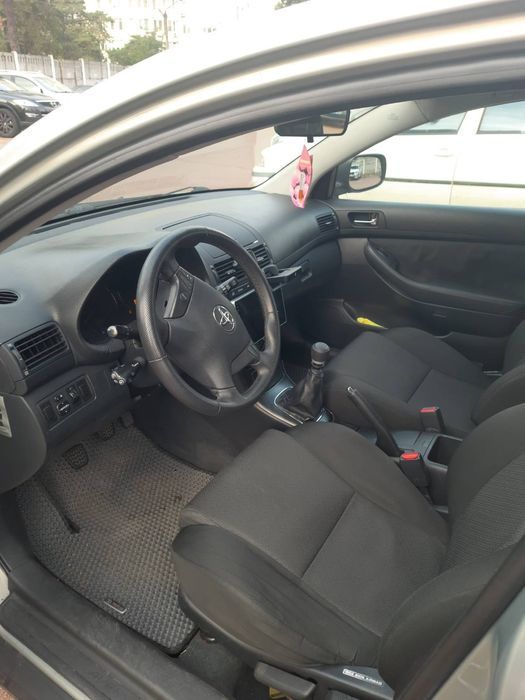 Продам Toyota Avensis