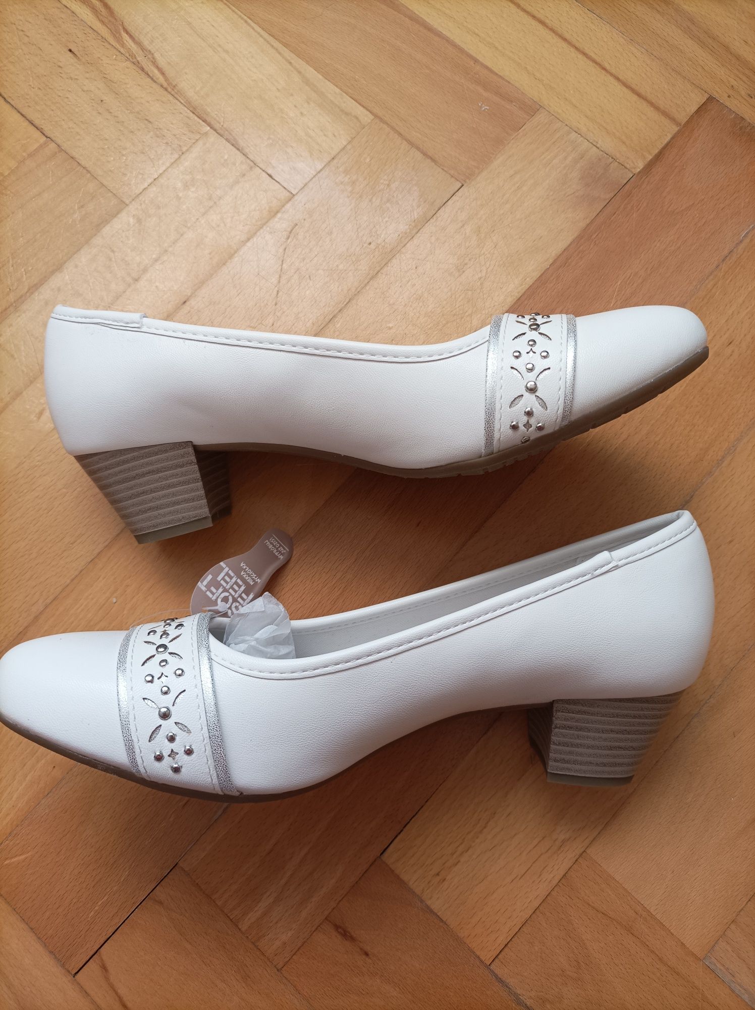 Buty damskie czółenka białe eleganckie na obcasie 38 39 wkładka 26cm