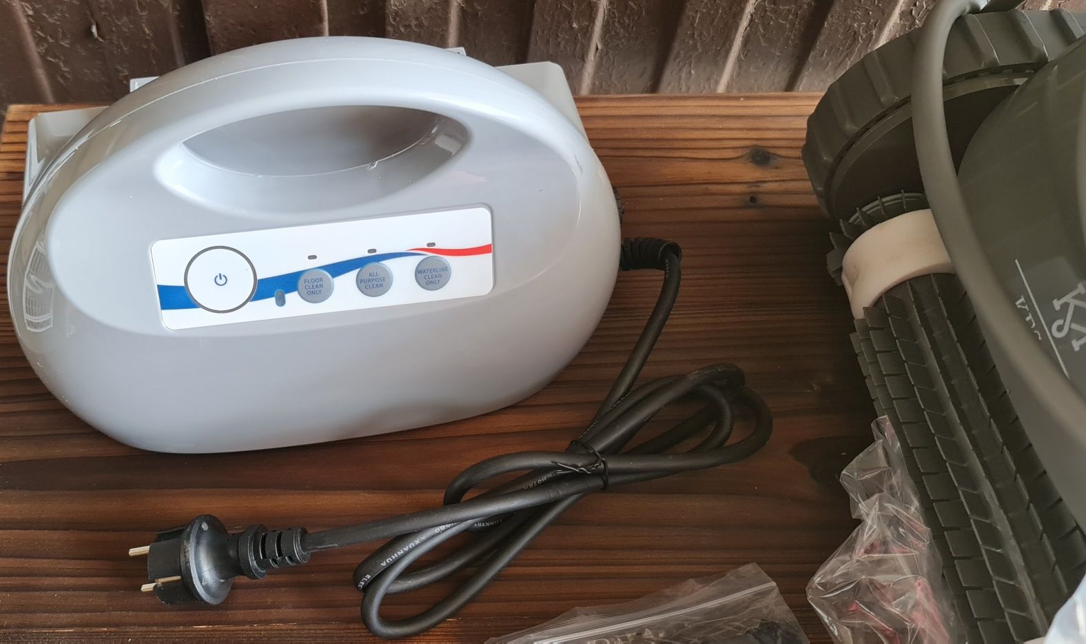 Automatyczny Robot Do Czyszczenia Basenu Kesser