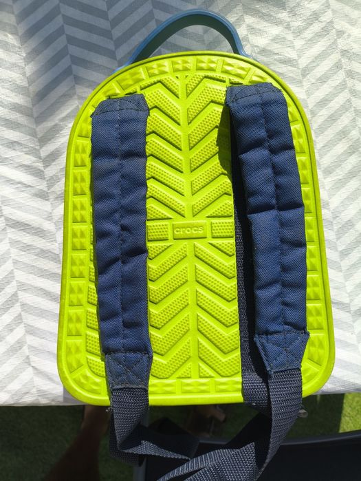 Mochila da marca:  "CROCS"