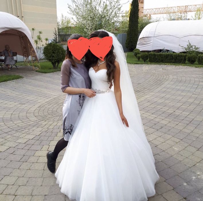 Весільна сукня