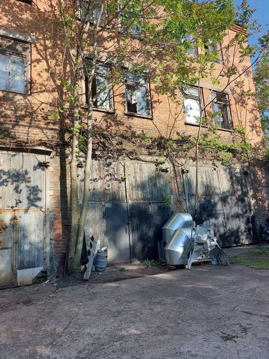 Сдам отдельно стоящее здание 600м2. Правый берег.