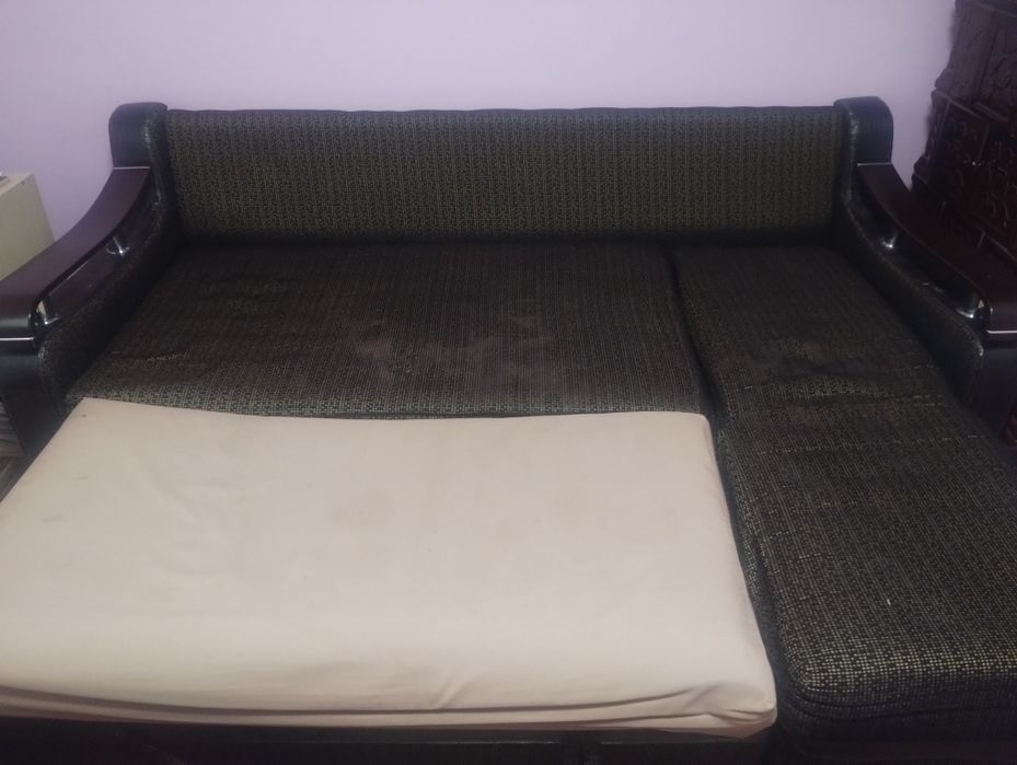 Продам диван тканина підходить як до вітальні так  іспальні