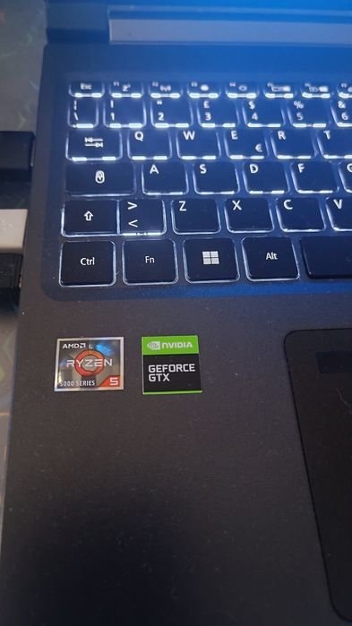 Portátil Acer aspire 7 a715-42g