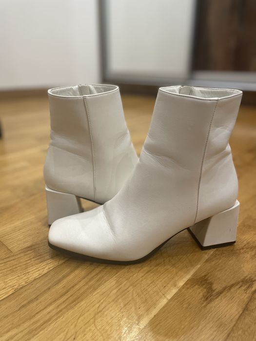 Ботильйони білі стильні