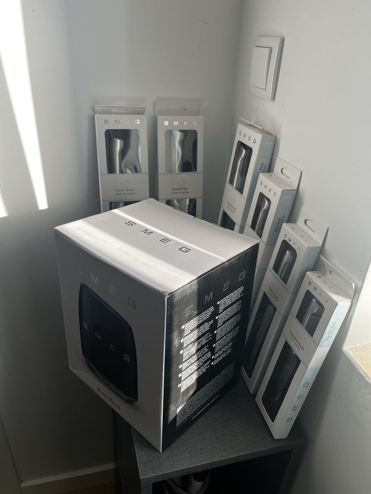 Faqueiro Smeg Preto – Completo e disponível para entrega imediata
