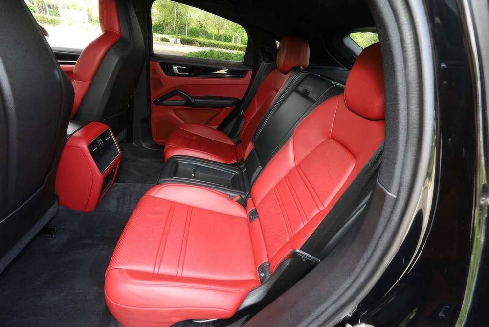 Porsche Cayenne Coupe      2021