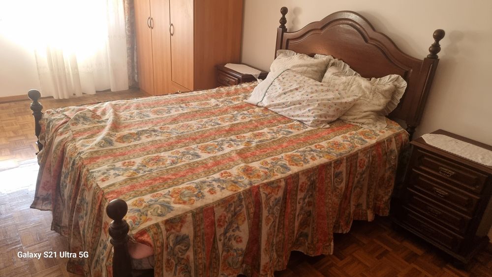 Cama de casal com colchão