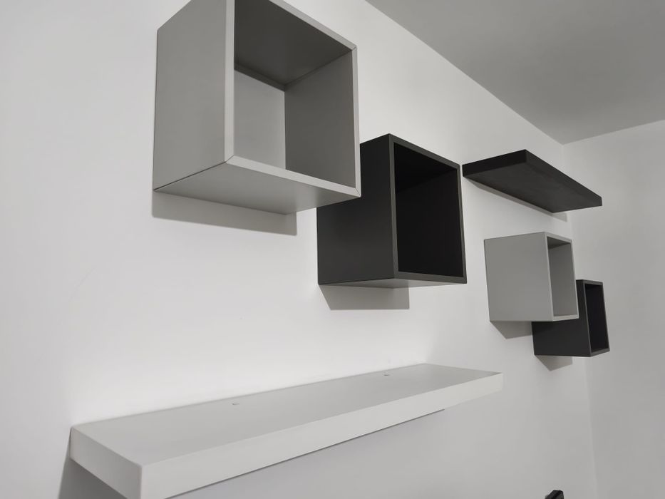 Cubos e prateleiras de decoração