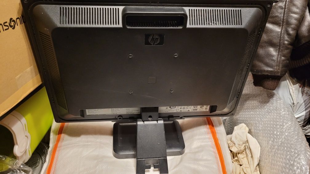 Dwa Monitory 22" cale HP LE2201W 16:10 idealny do pracy i na biurko!