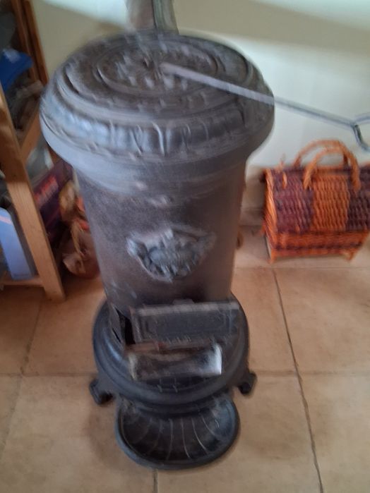 Salamandra a lenha em ferro fundido