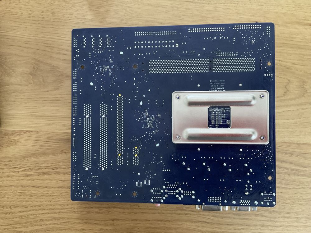 Płyta główna FOXCONN A76ML-K 3.0 z procesorem i pamięcią RAM