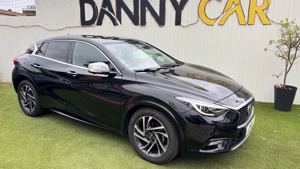 Infiniti Q30 1.5d DCT Premium City Black