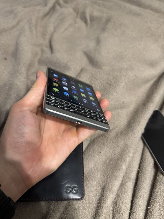 Blackberry Passport Silver Q30