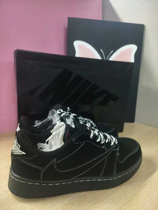 Jordan_1_Retro_Low_OG_SP_Travis_Scott_Black_Phantom Biegania / Rozmiar