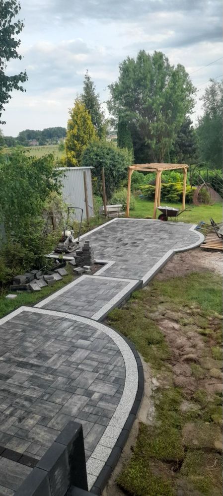 Ukladanie kostki brukowej i granitowej
