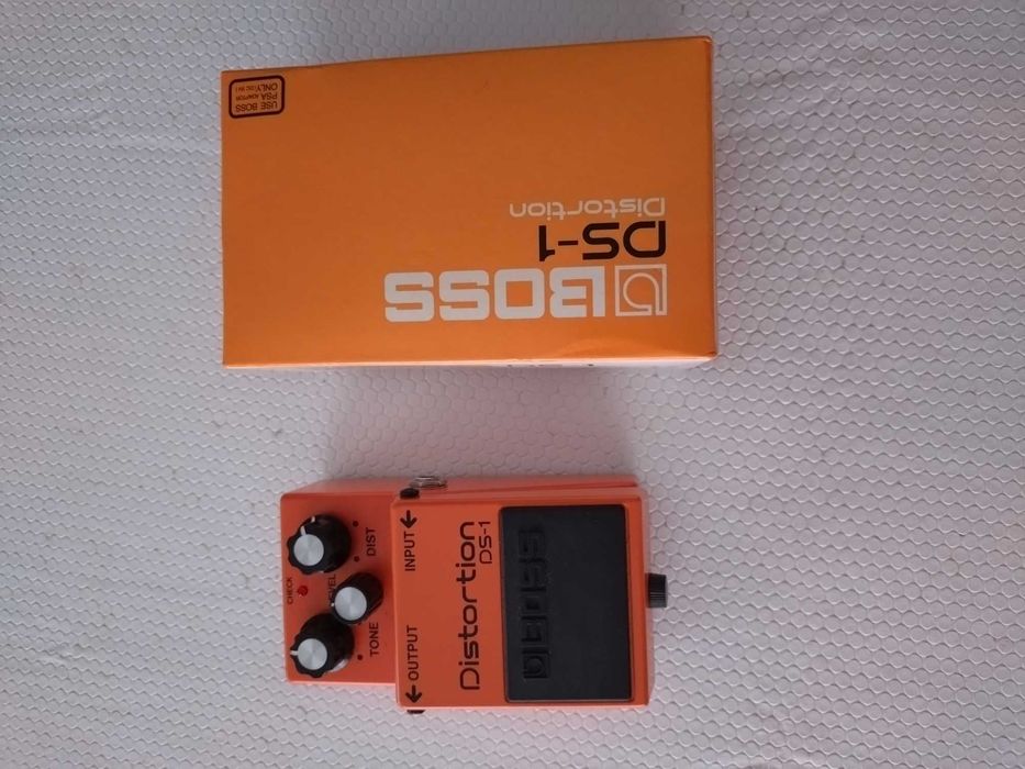 Pedal Boss DS-1 como novo