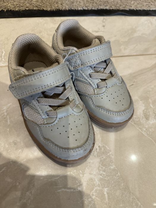 Детские кроссовки на мальчика ( весна / осень)