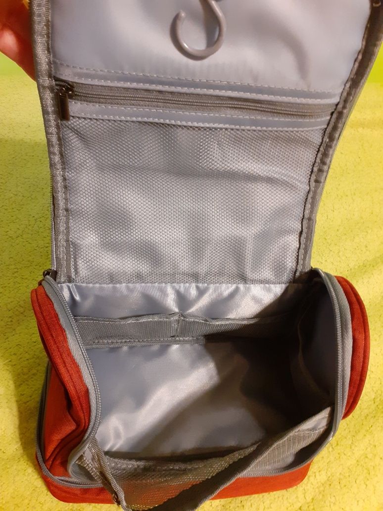 Kosmetyczka/organizer nowy travelbag