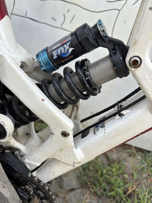 Bicicleta Downhill Rocky Mountain + RockShox Boxxer + Fox DHX 5.0