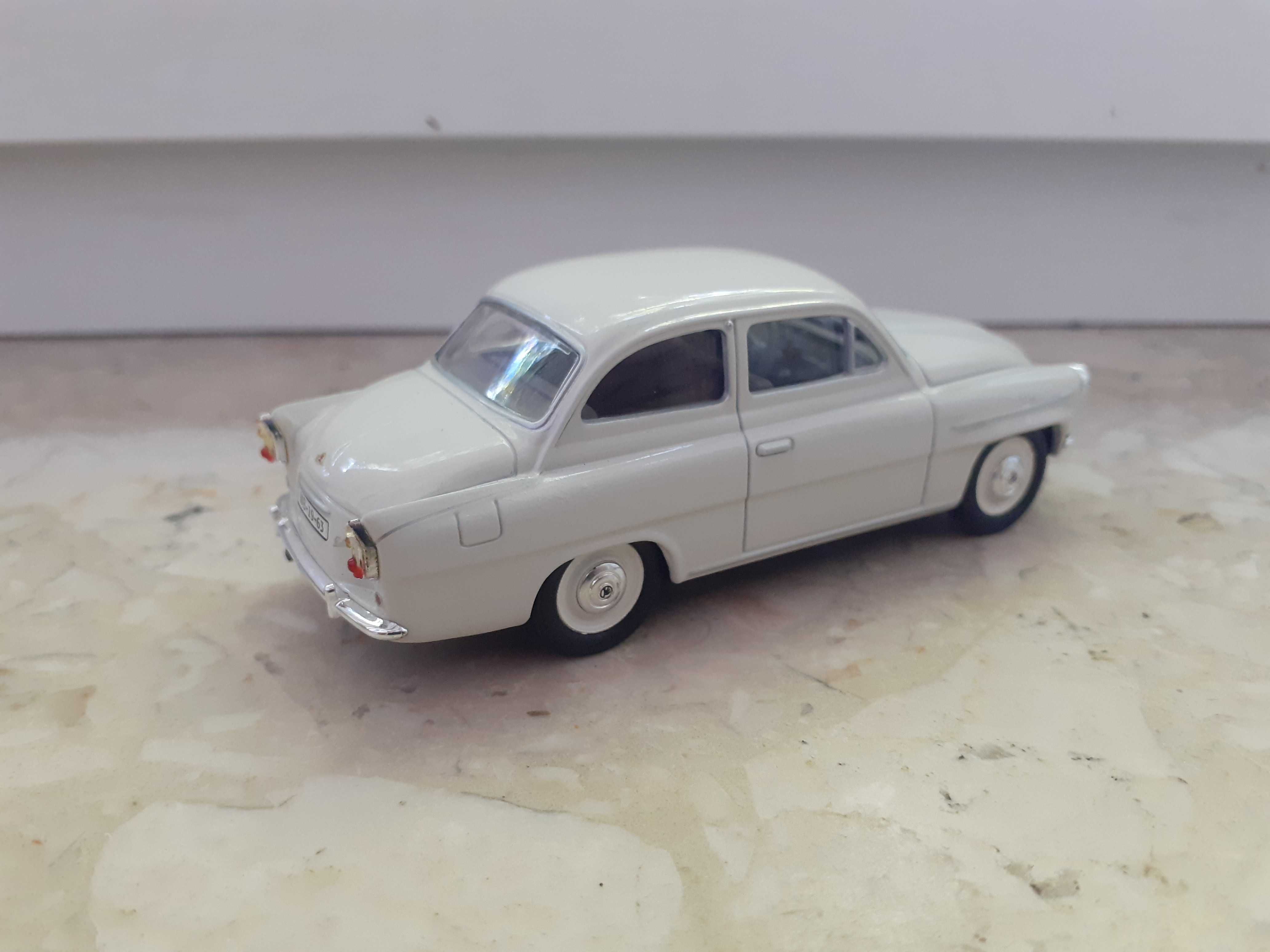 Skoda Octavia Abrex 1:43 Auta PRL-u