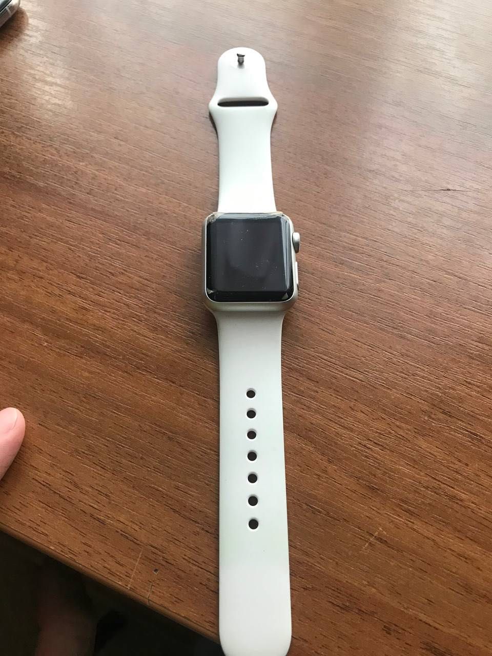 Продам Apple Watch 1