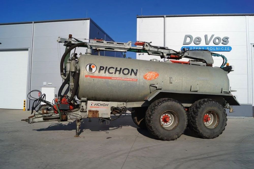 Pichon Wóz Asenizacyjny TCI 15700 z ramieniem górnym