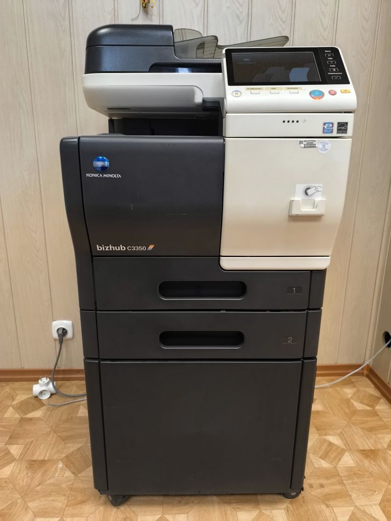 Kserokopiarka Konica Minolta Bizhub C3350 + szafka